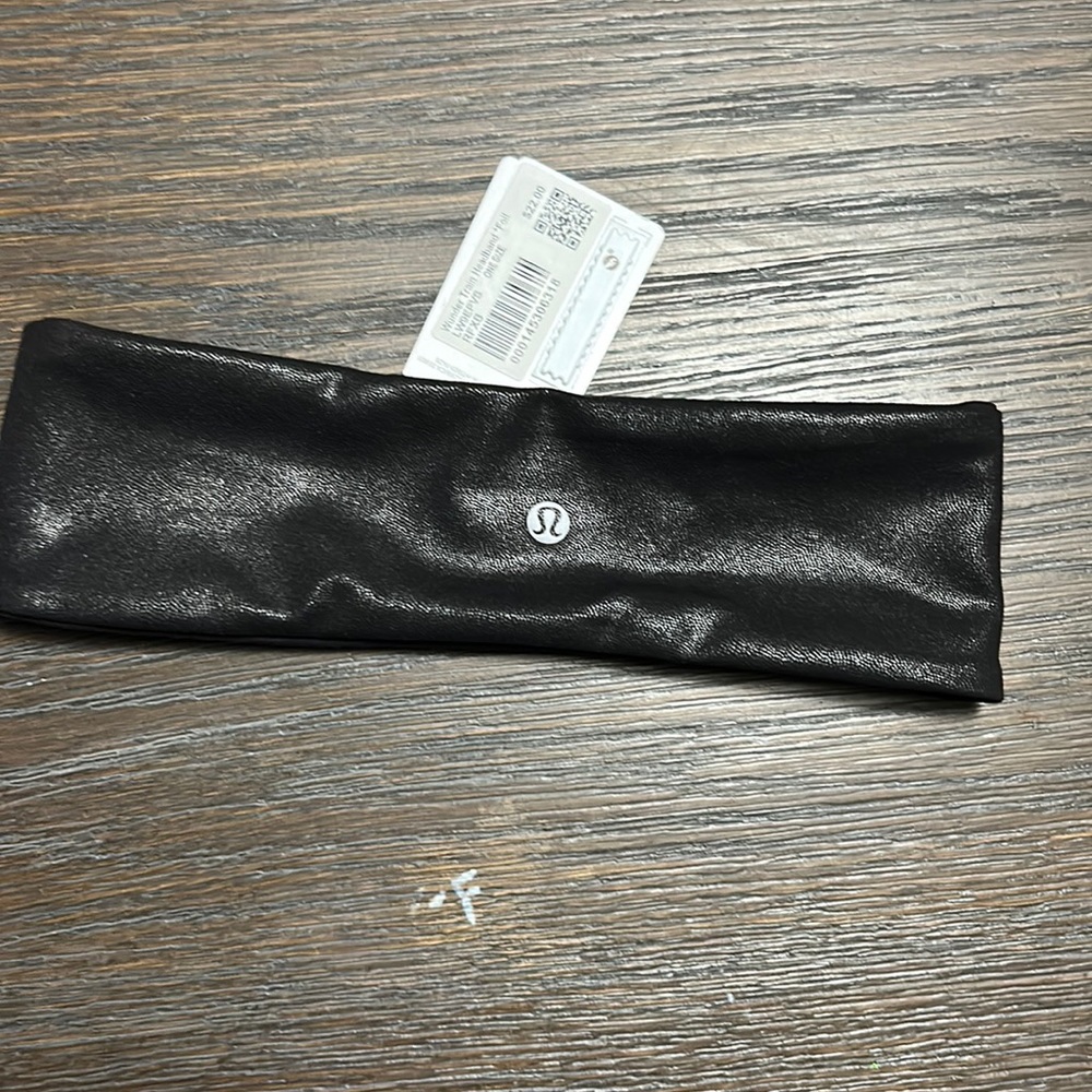Black Lululemon headband